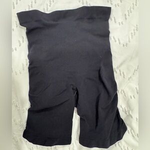 Skims Seamless Sculpt mid-thigh Shorts